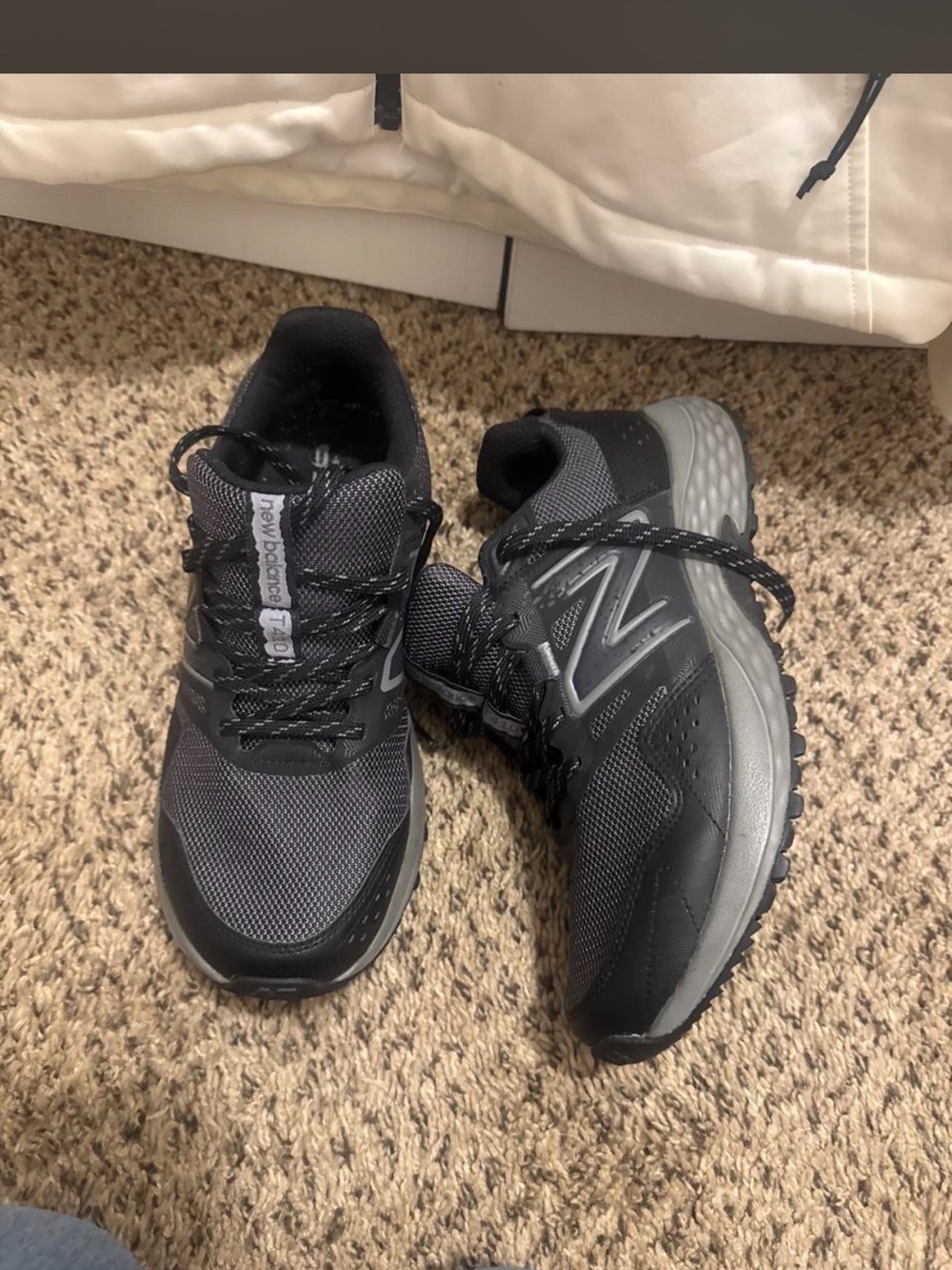 New Balance Men's Black and Gray Athletic Sneakers